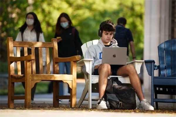 不参加高考申请留学，你依然可以上名校！